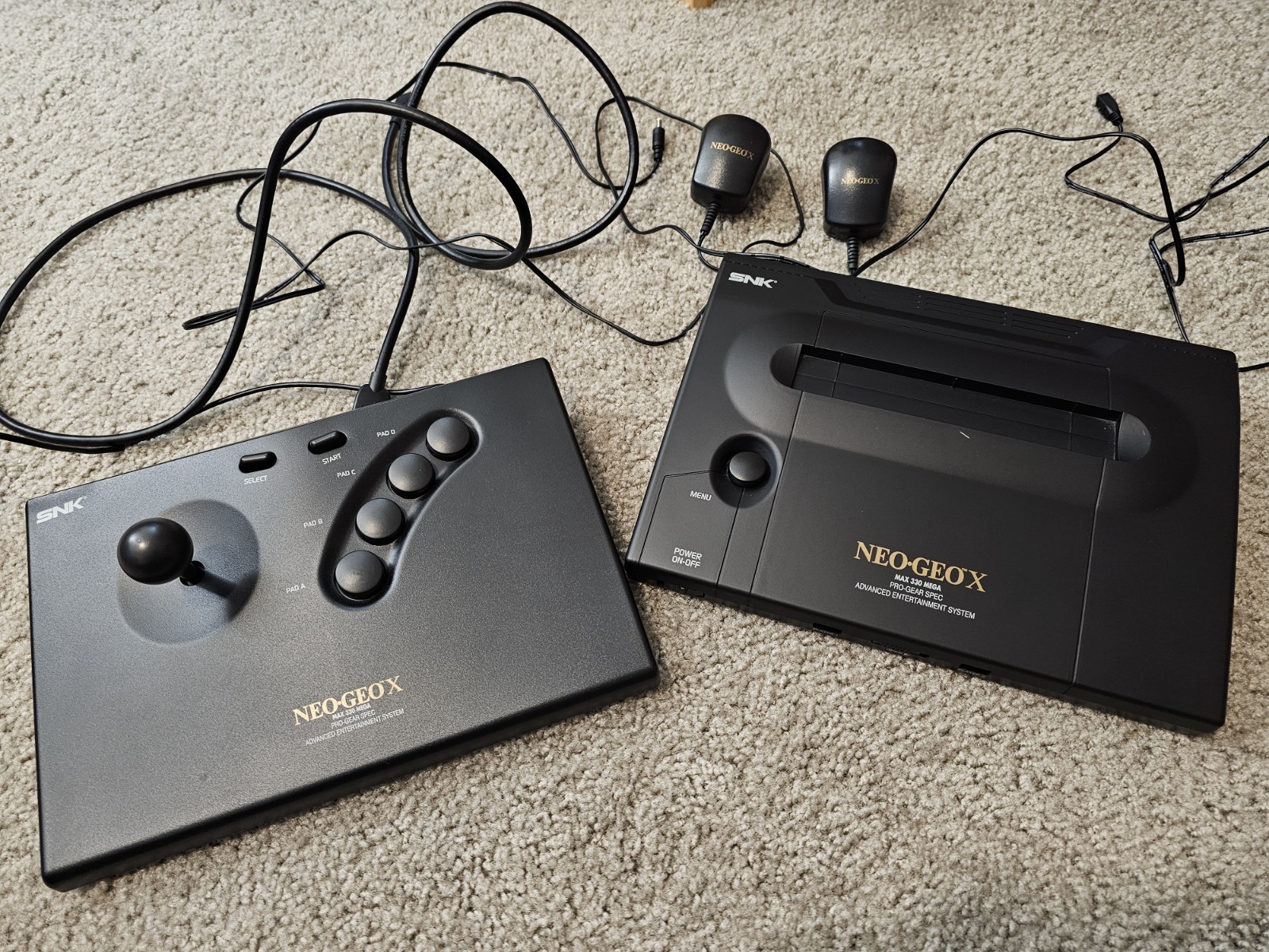 SNK NEO GEO X GOLD LIMITED EDITION CONSOLE – TESTED AND WORKING
