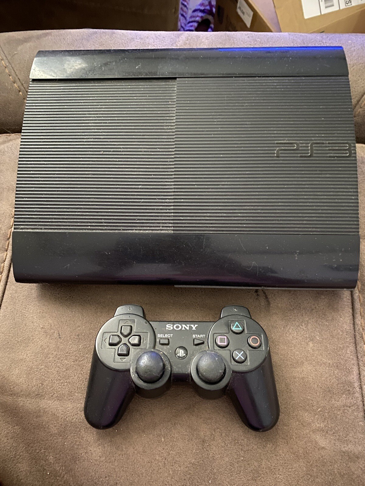 Sony PlayStation 3 250GB Console – Black with 2 Popular Batman