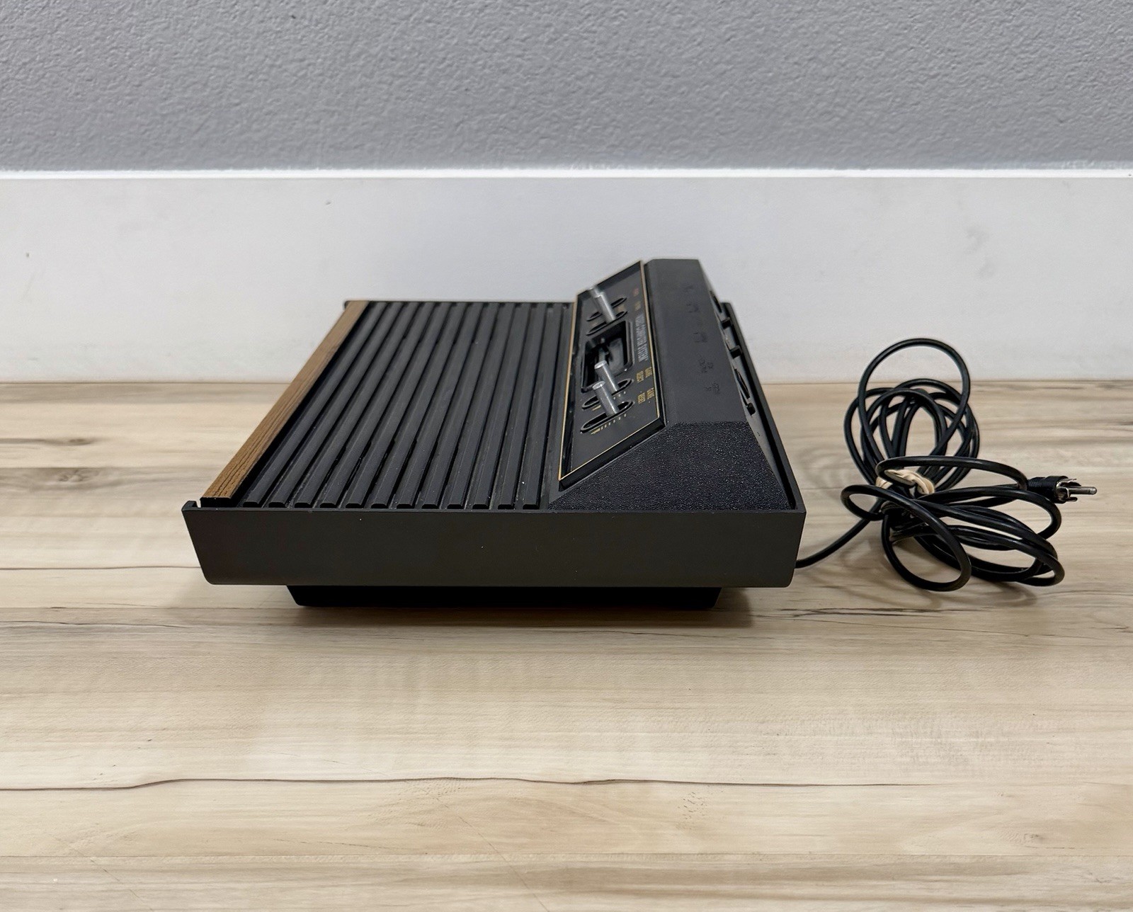 Atari 2600 4-Switch Woodgrain Console W/ 7-Games + Joystick – Tested