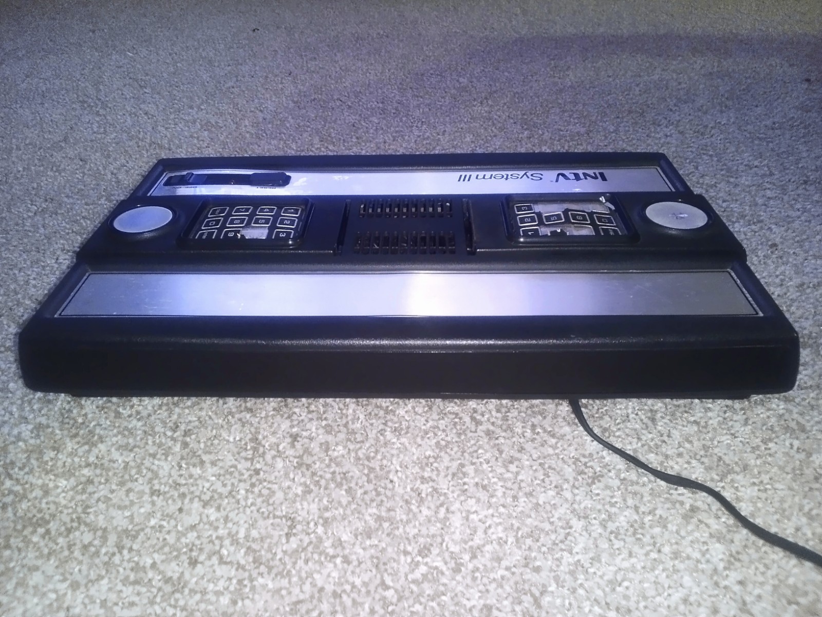 Mattel Intellivision System III Console ONLY NOT WORKING AS IS READ DESCRIPTION