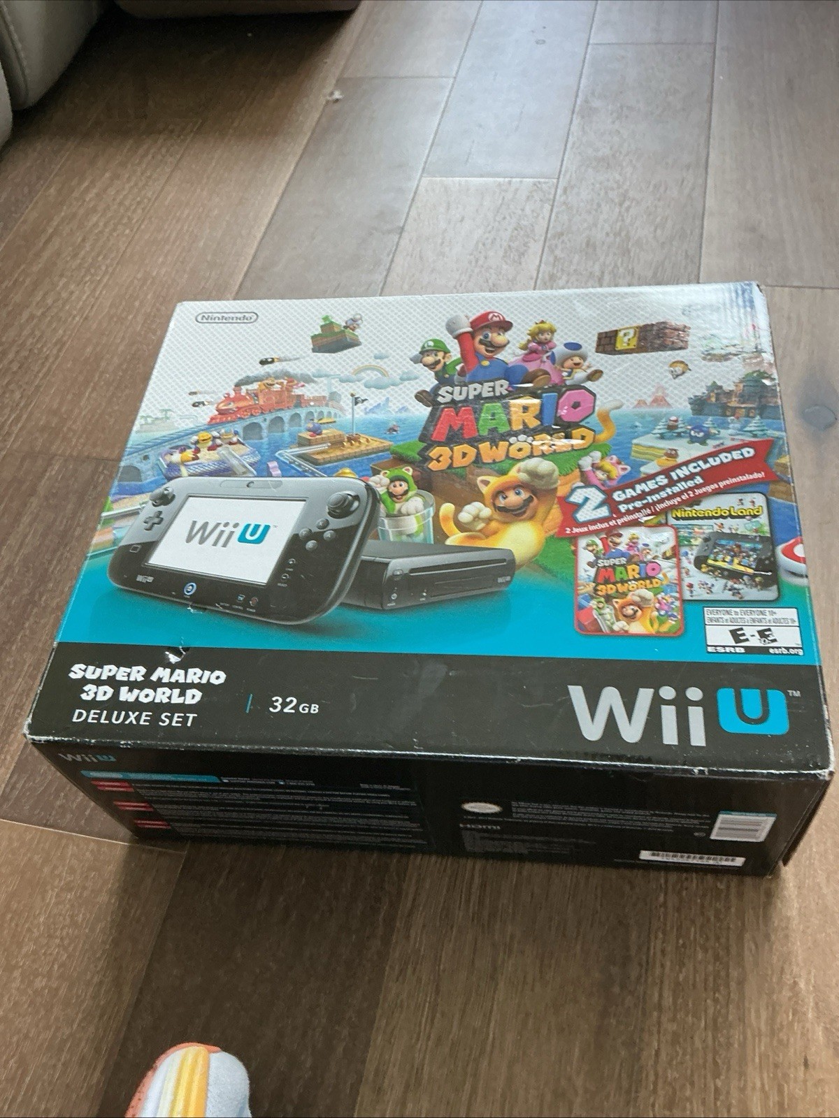 Nintendo Wii U 32 GB Super Mario 3D World Deluxe Set Black Plus 2 Extra Games