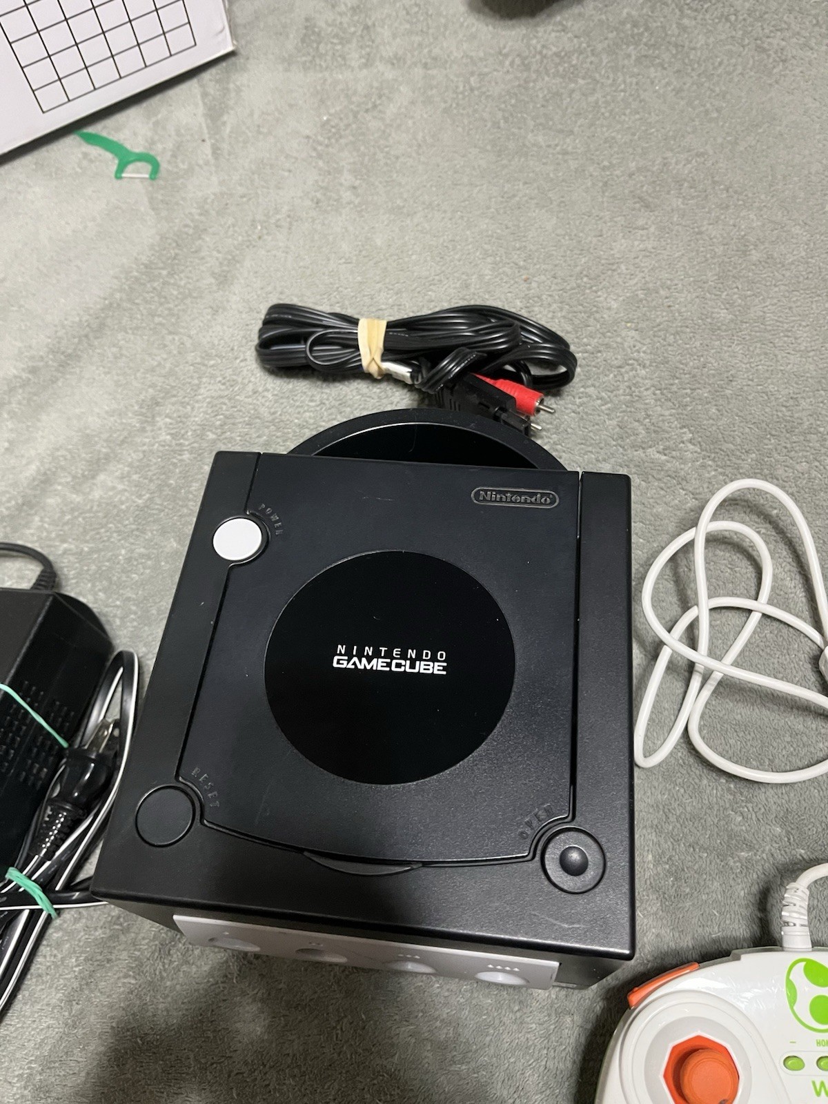Nintendo GameCube DOL-101(USA) Black Console with Yoshi Controller and Cables