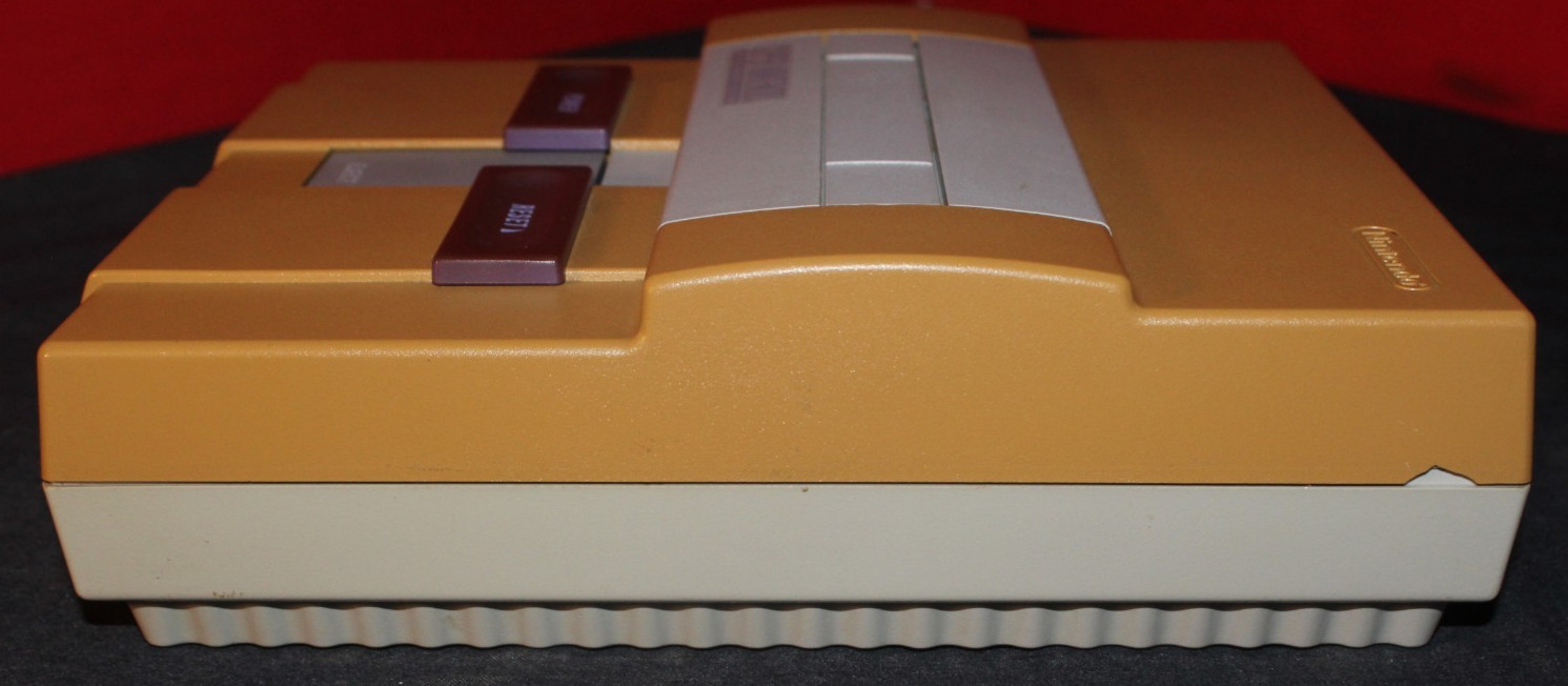 Nintendo SNES Home Console – Gray (with yellowing) – Untested
