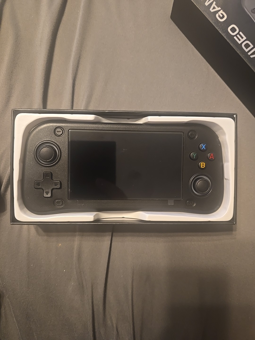 G28 Retro Gaming Handheld With 64 Gig SD Card 4.3″ IPS Screen And Hdmi Output