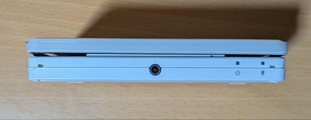 USED Japanese New Nintendo 3DS WHITE with all items KTR-001