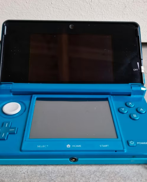 Nintendo 3DS Handheld System – Aqua Blue + Pokémon Sun (Fr Box)