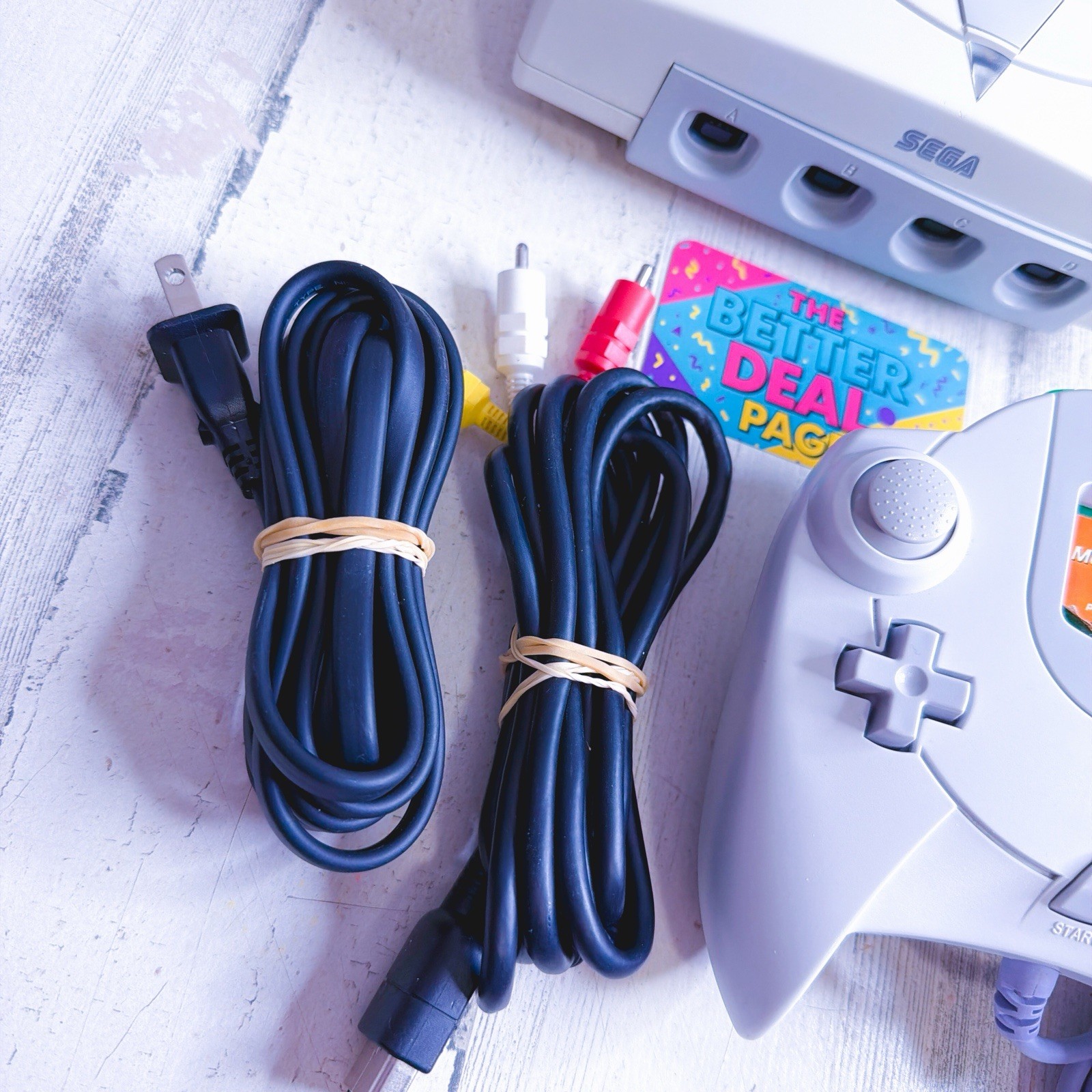 Sega Dreamcast Console Console Gaming System White HKT-3020 Bundle