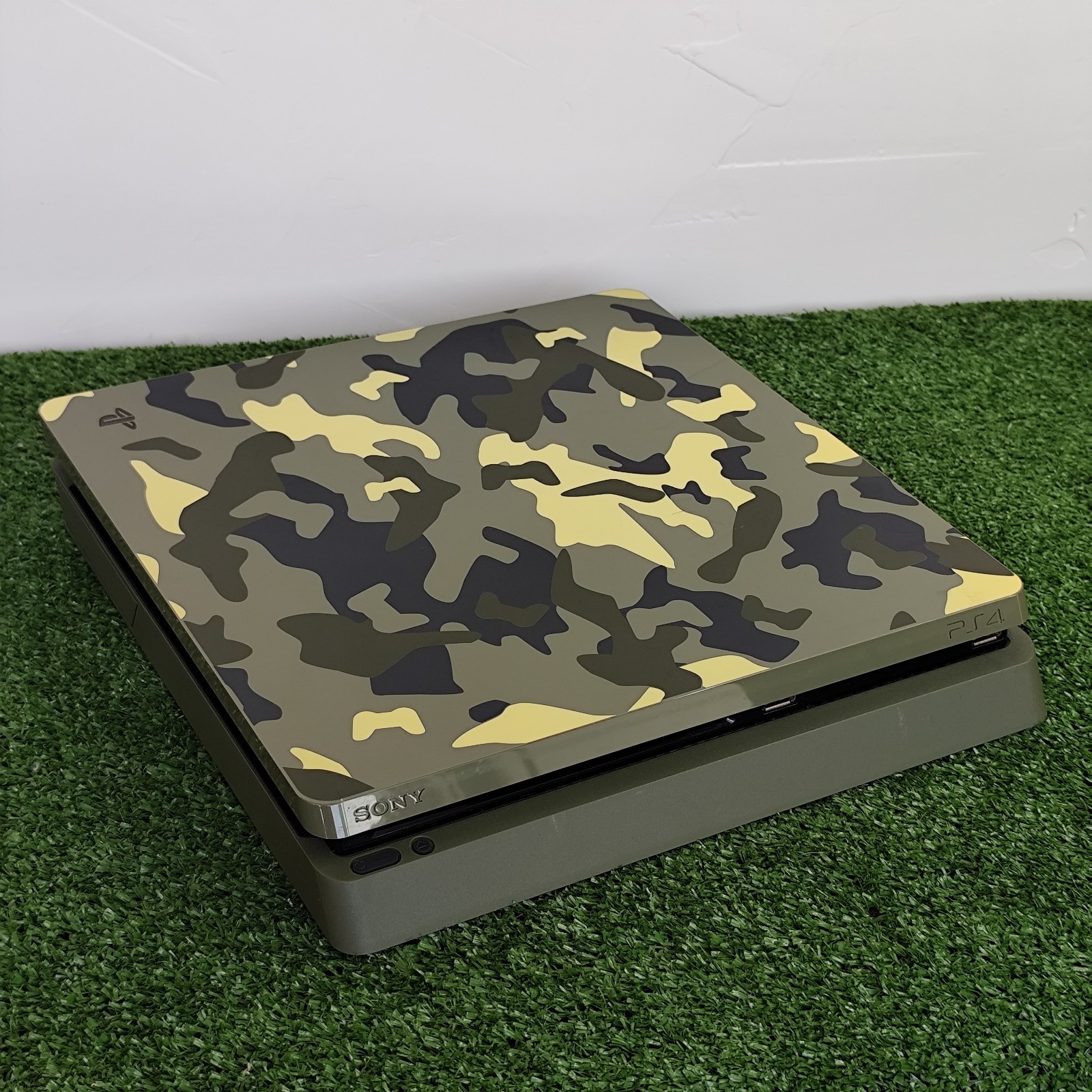 PlayStation 4 Limited Edition WWII 2 – Low FW 12.52 – Slim 1TB – Camouflage