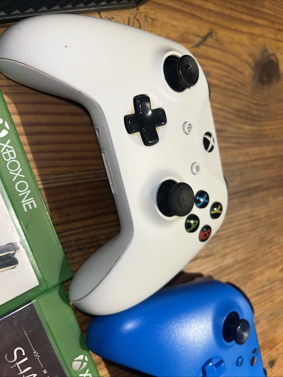 Xbox One Halo 5 Edition Console 1TB Bundle – Games Controllers