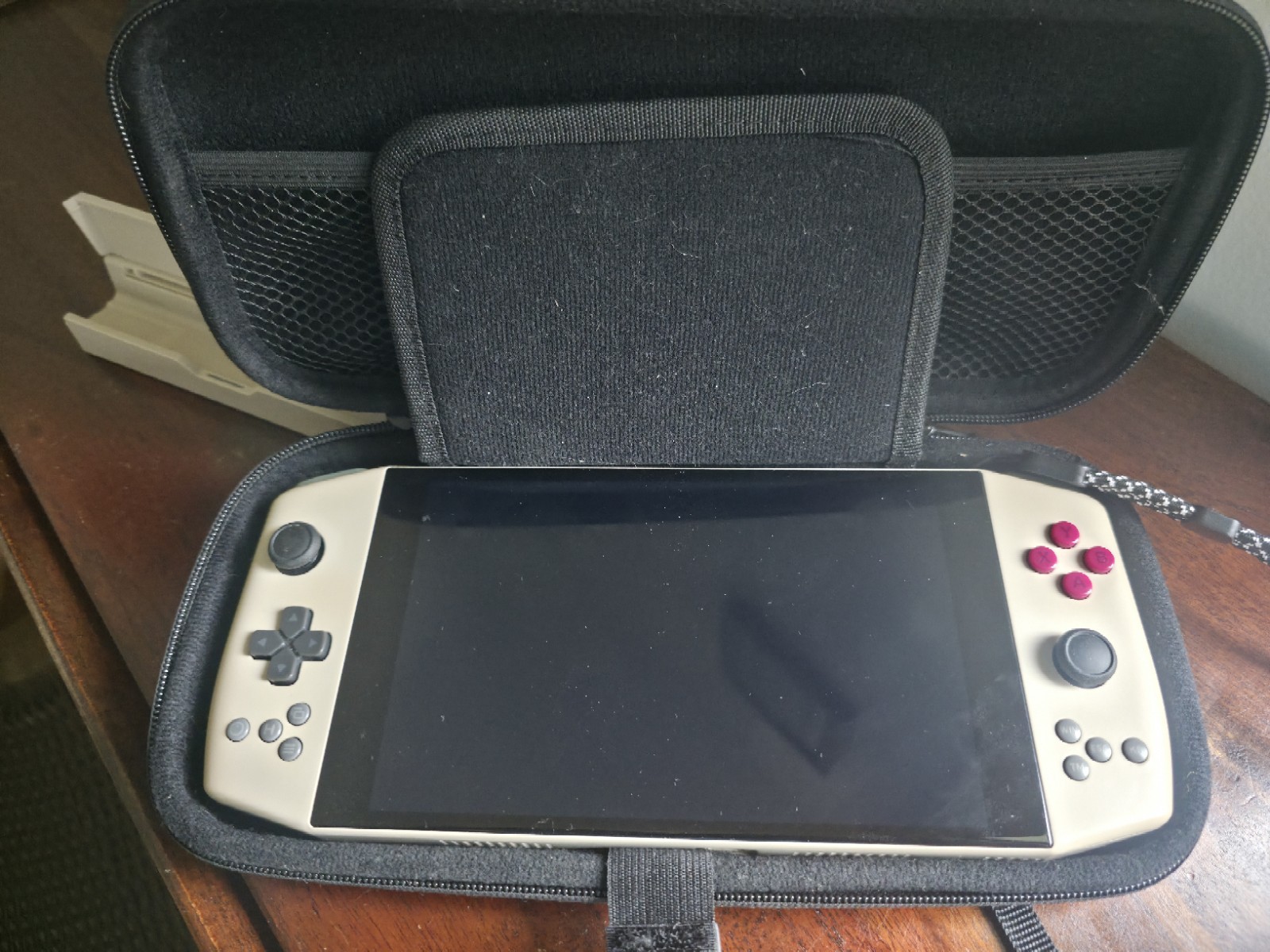 AyaNeo Aya Neo 2021 Pro Retro Power Edition Ryzen7 4800U 512GB Handheld – NO BOX