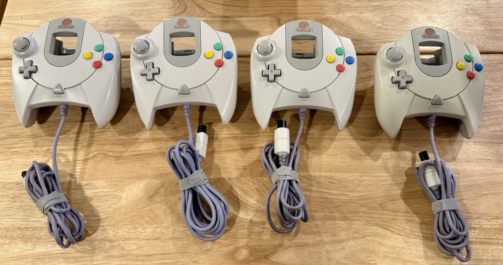 Sega Dreamcast Console CIB, Manuals, Browser Disk ,4 OEM Controllers, 2 VMUs