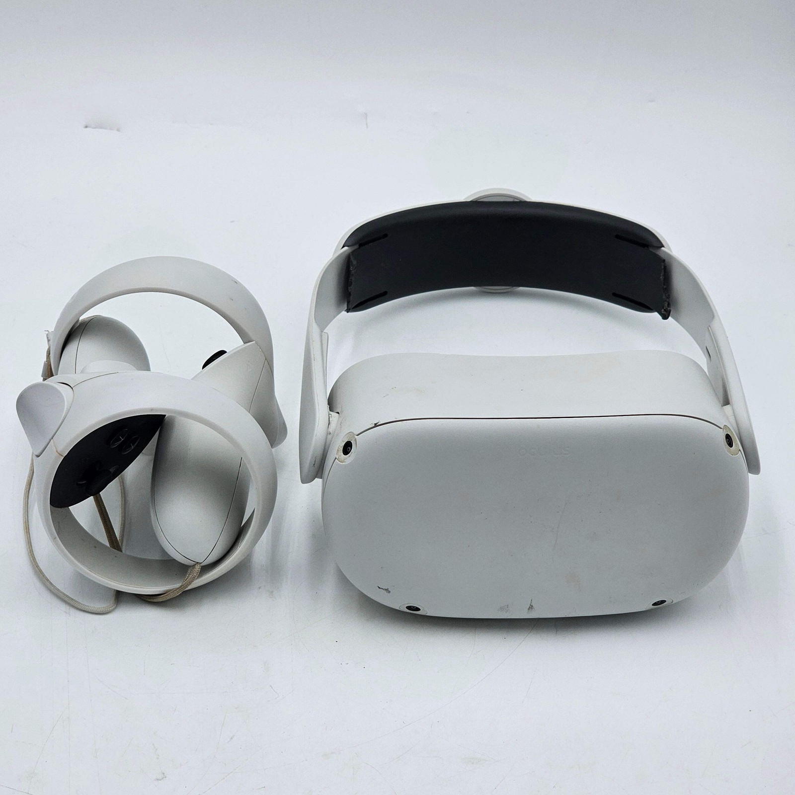 Meta Quest 2 128GB Standalone All-in-One VR Headset KW49CM