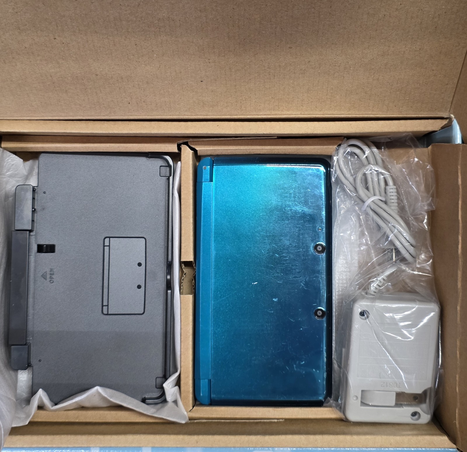 Nintendo 3DS Aqua Blue Handheld CTR-001 JPN-CIB