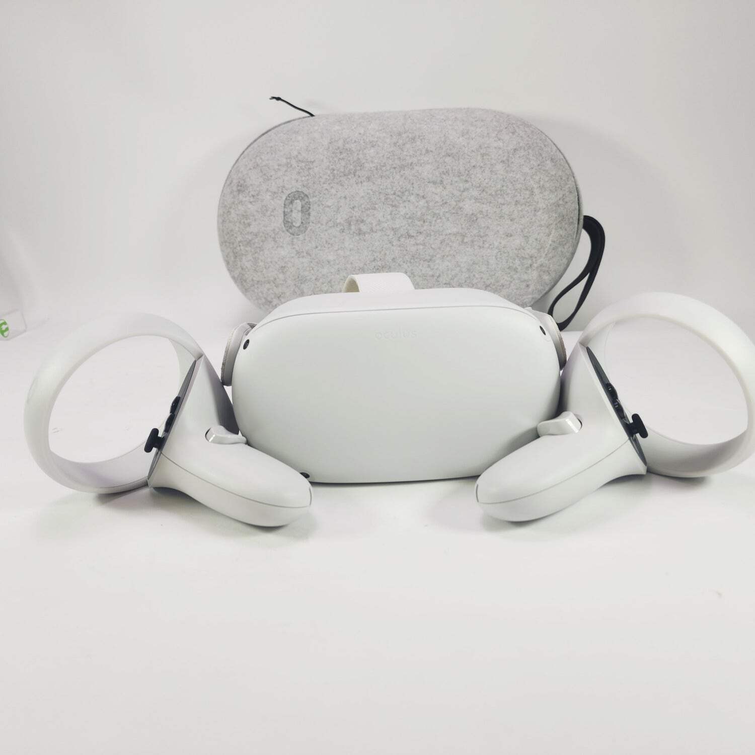 Oculus Quest 2 64GB Standalone All-in-One VR Headset KW49CM