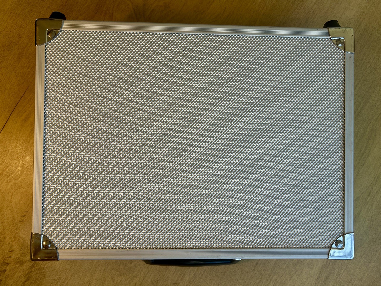 Intec (Nintendo DS) Pro Gamer’s Kit Aluminum Case and Accessories