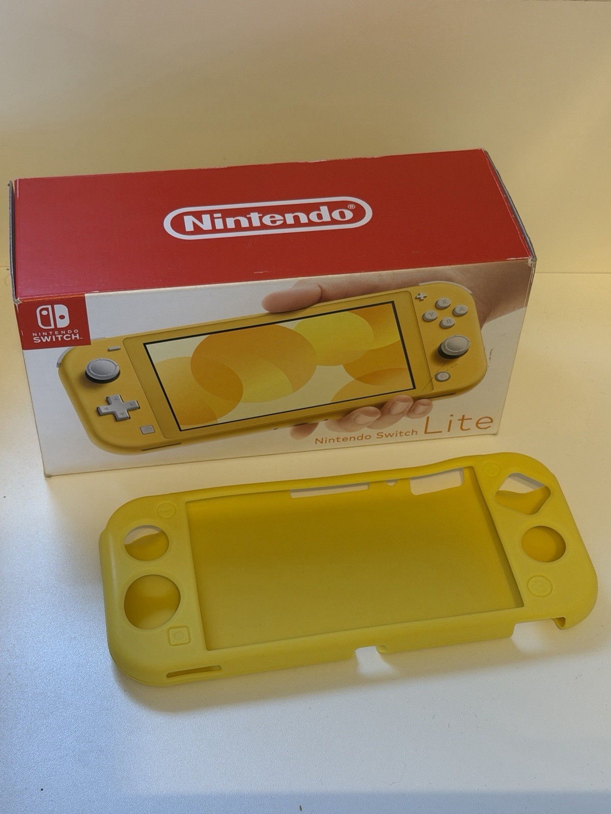 Nintendo Switch Lite Yellow Handheld Console 32GB USB-C 720p HDH-001 w/ Box