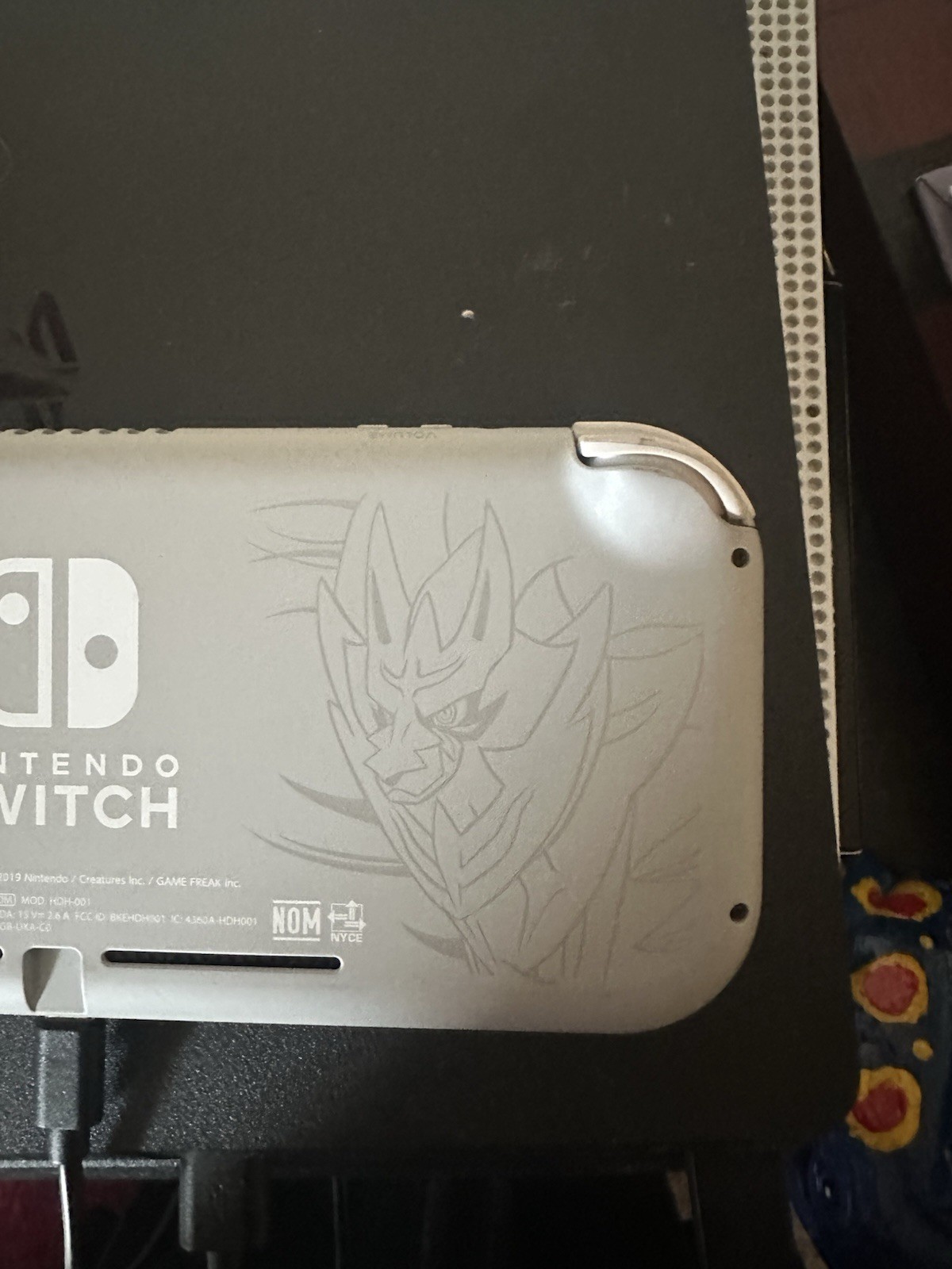Nintendo Switch Lite Special Edition Zacian & Zamazenta Gray/Blue/Red