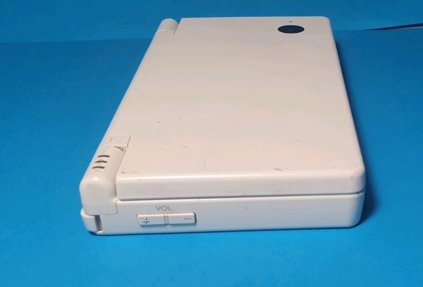 Nintendo DS White Bundle with Charger, Pen, and 11 Games/ Case- Fully Working.