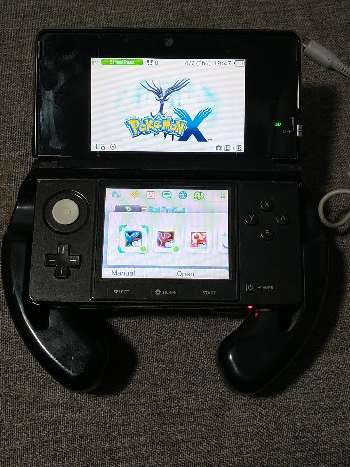 NINTENDO 3DS With 26 Preloaded Pokemon Games With Charger TESTED / WORKING