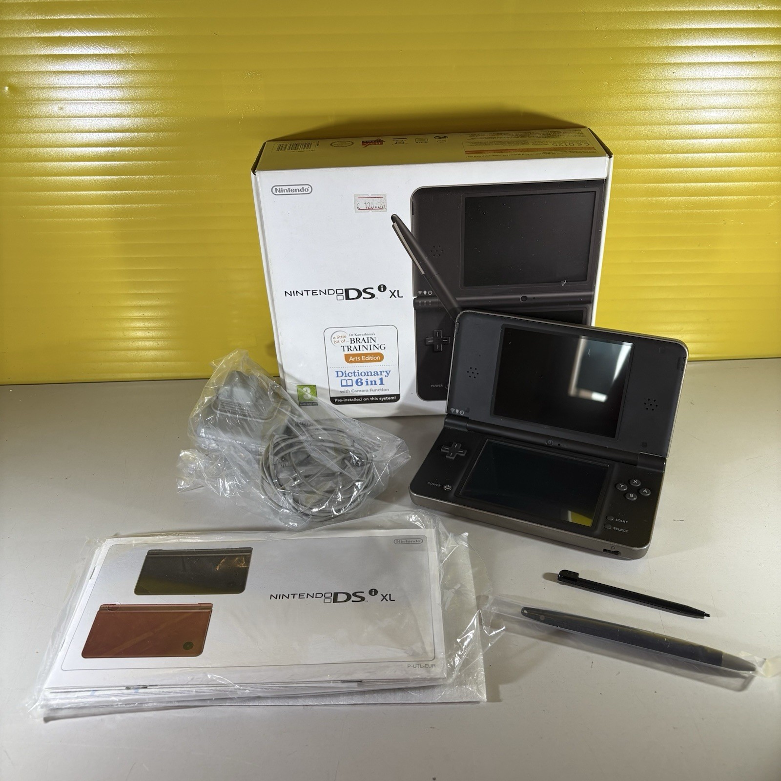 Nintendo DSi XL BLACK COMPLETE Handheld Console with Original Box