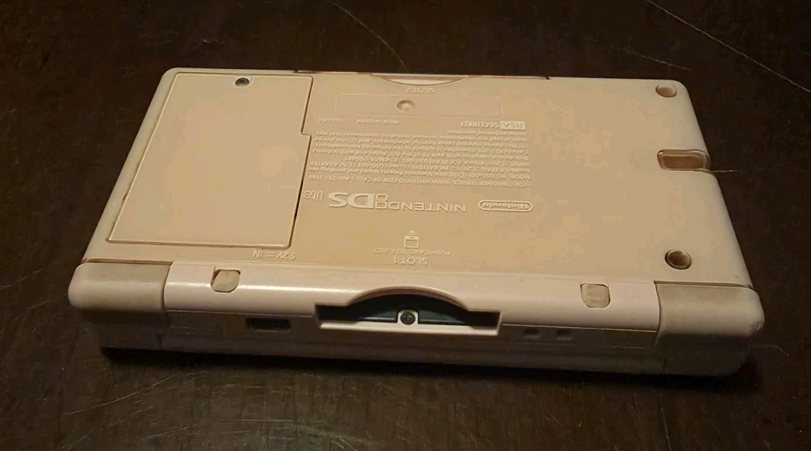 Nintendo DS Lite Console – Pink