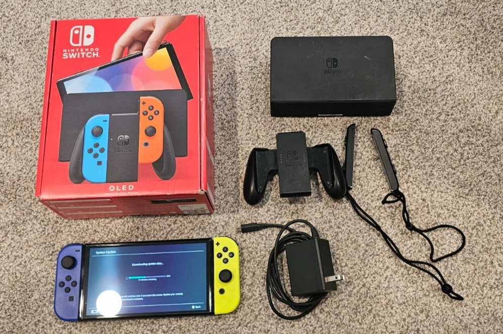 Nintendo Switch OLED – Complete – Amazing Condition