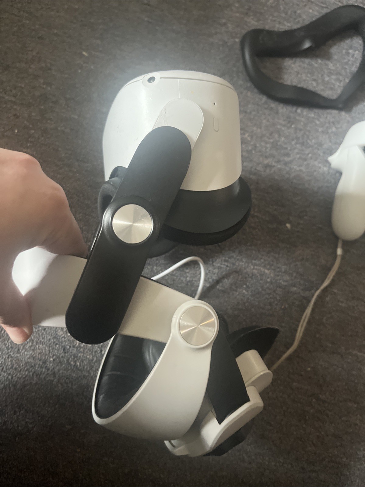 Oculus Quest Two WORK NEEDED Comes With Battery Pack And Silicone Face Cover