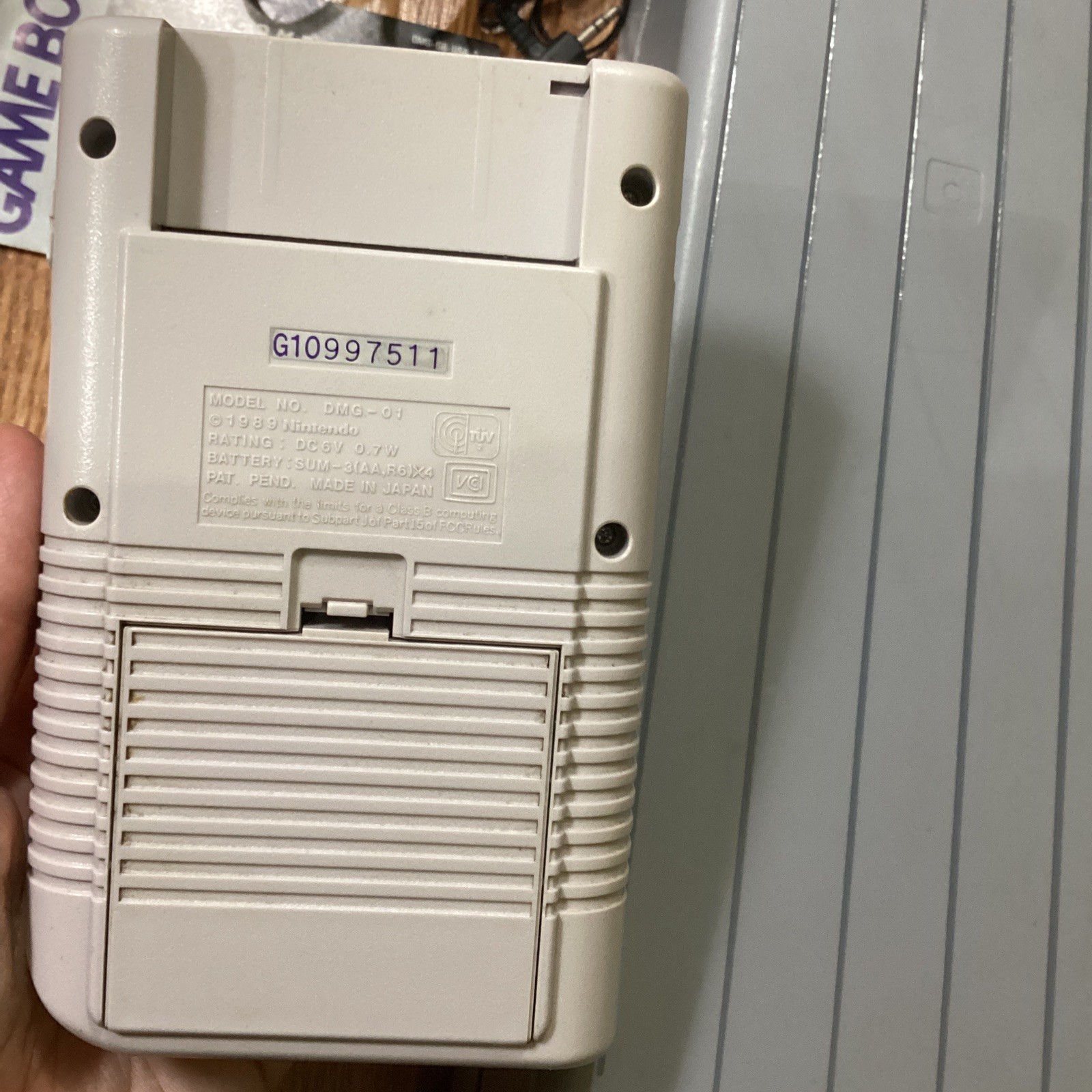 Original Nintendo GameBoy 1989 For Parts/Repair w/Hard Plastic Carrying Case