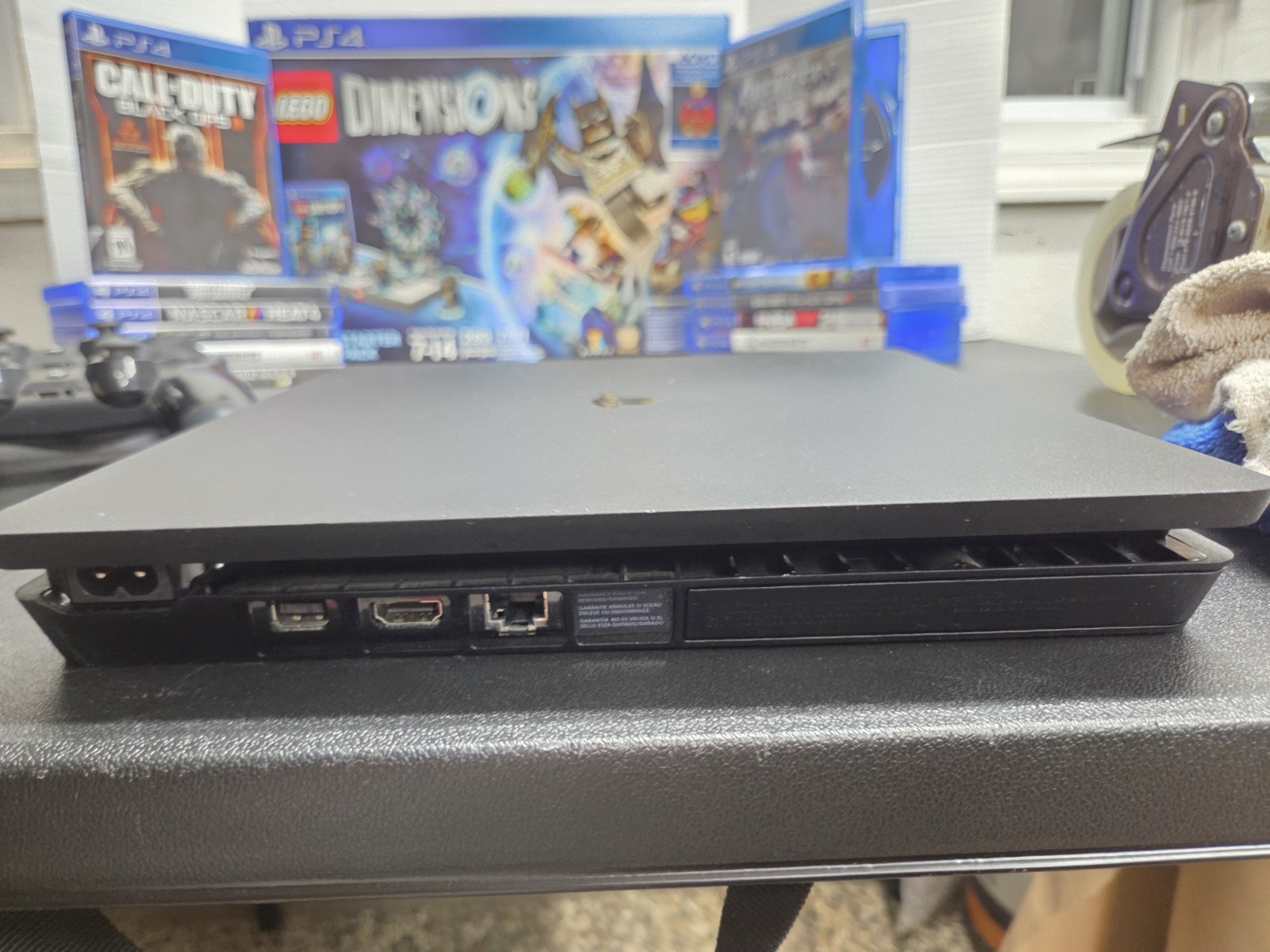 PlayStation 4 Console Bundle 500GB-2 Controllers-12 Games