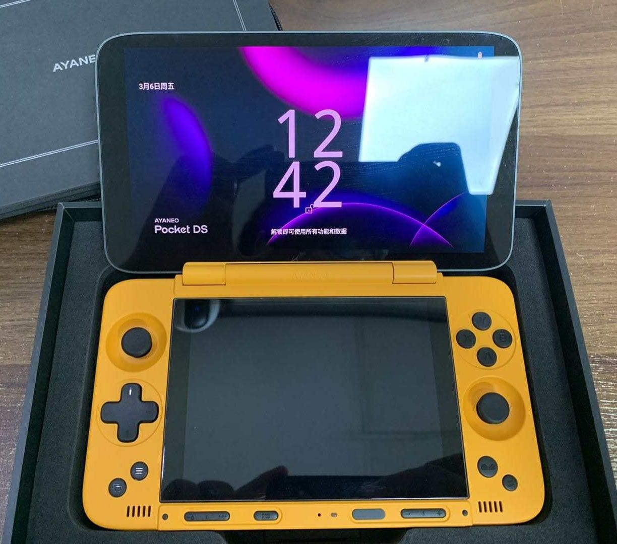 AYANEO Pocket DS 16+1TB “Retro Gray” LIMITED EDITION + Case + Extra Accessories