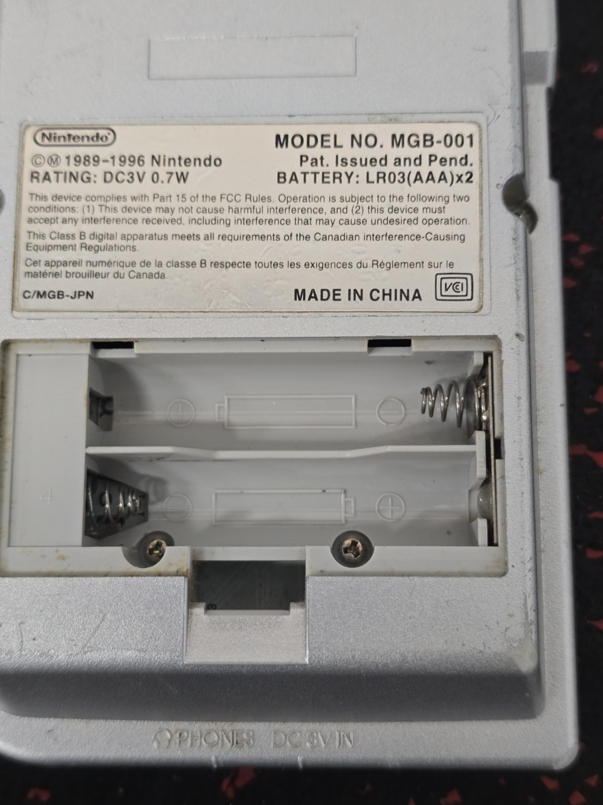 Game Boy Pocket Console (MGB-001 / Silver) GameBoy For Parts