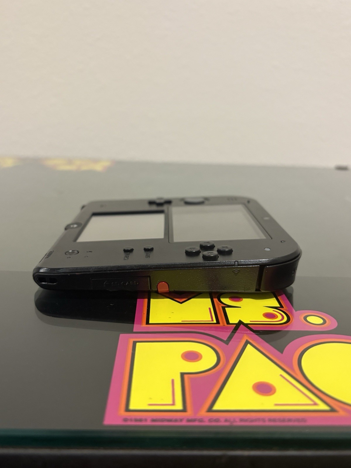 Nintendo 2DS Black & Red – Custom w/ Case *TESTED*