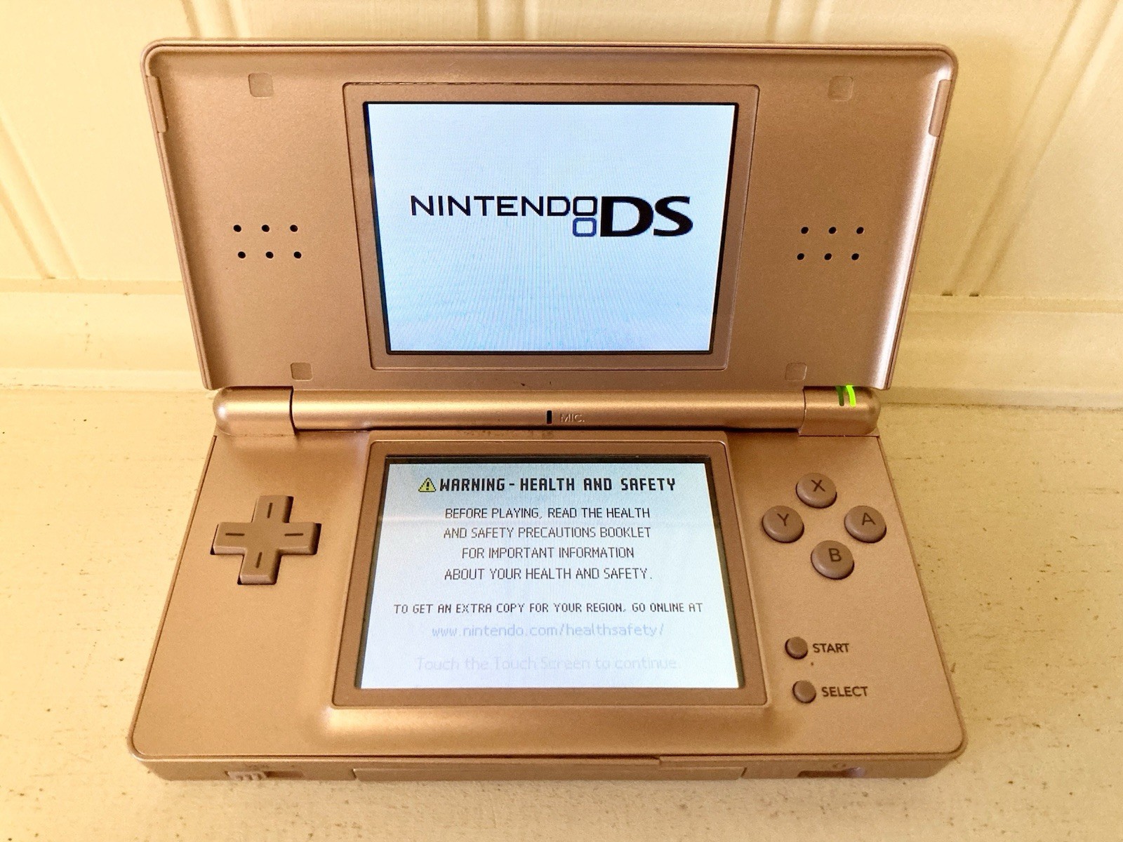 Nintendo DS Lite Metallic Rose Pink Handheld Console W/ Stylus