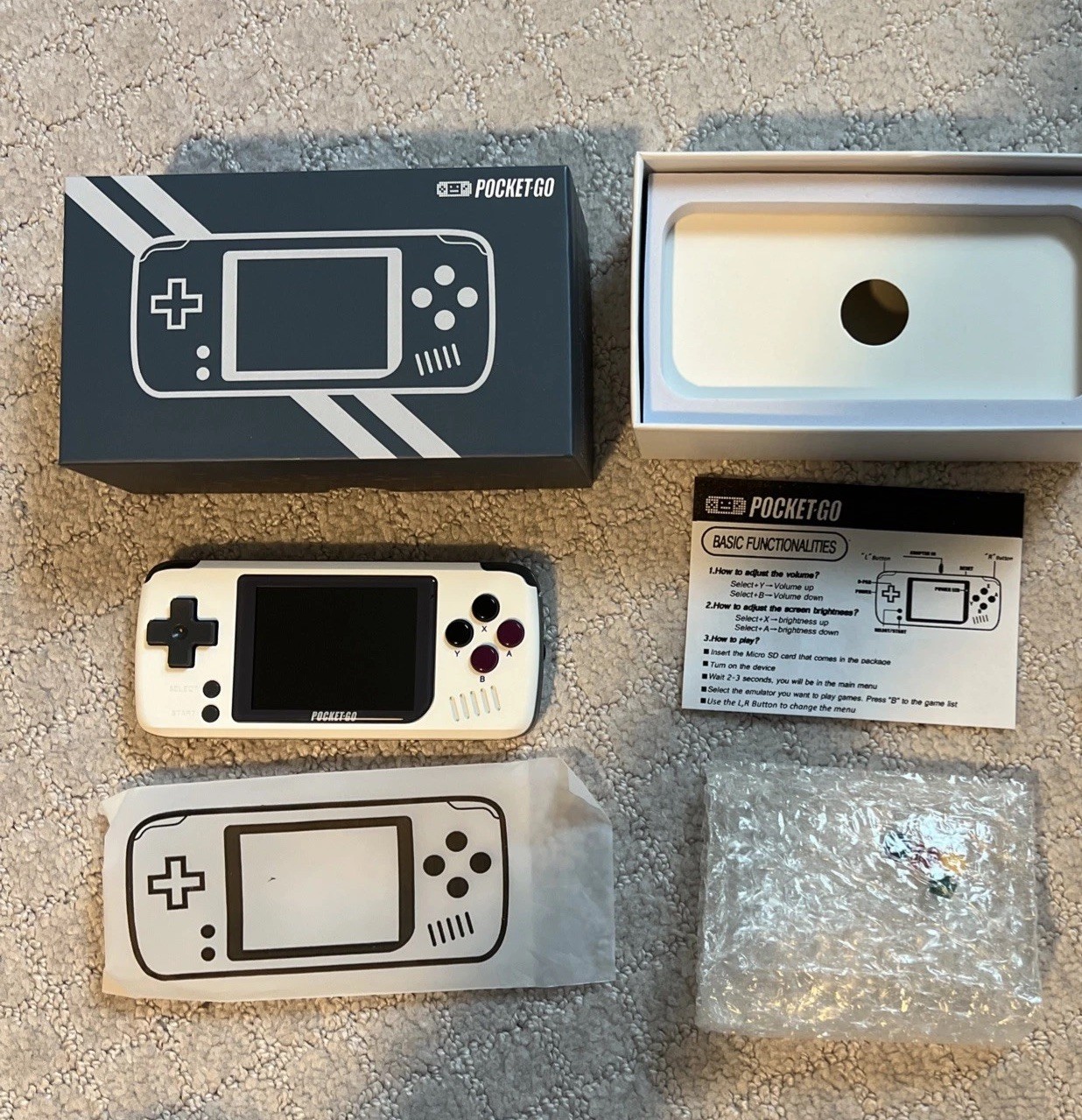 BittBoy PocketGo V1 Retro Handheld Game Console – 2.4″ IPS Screen – Boxed + Case