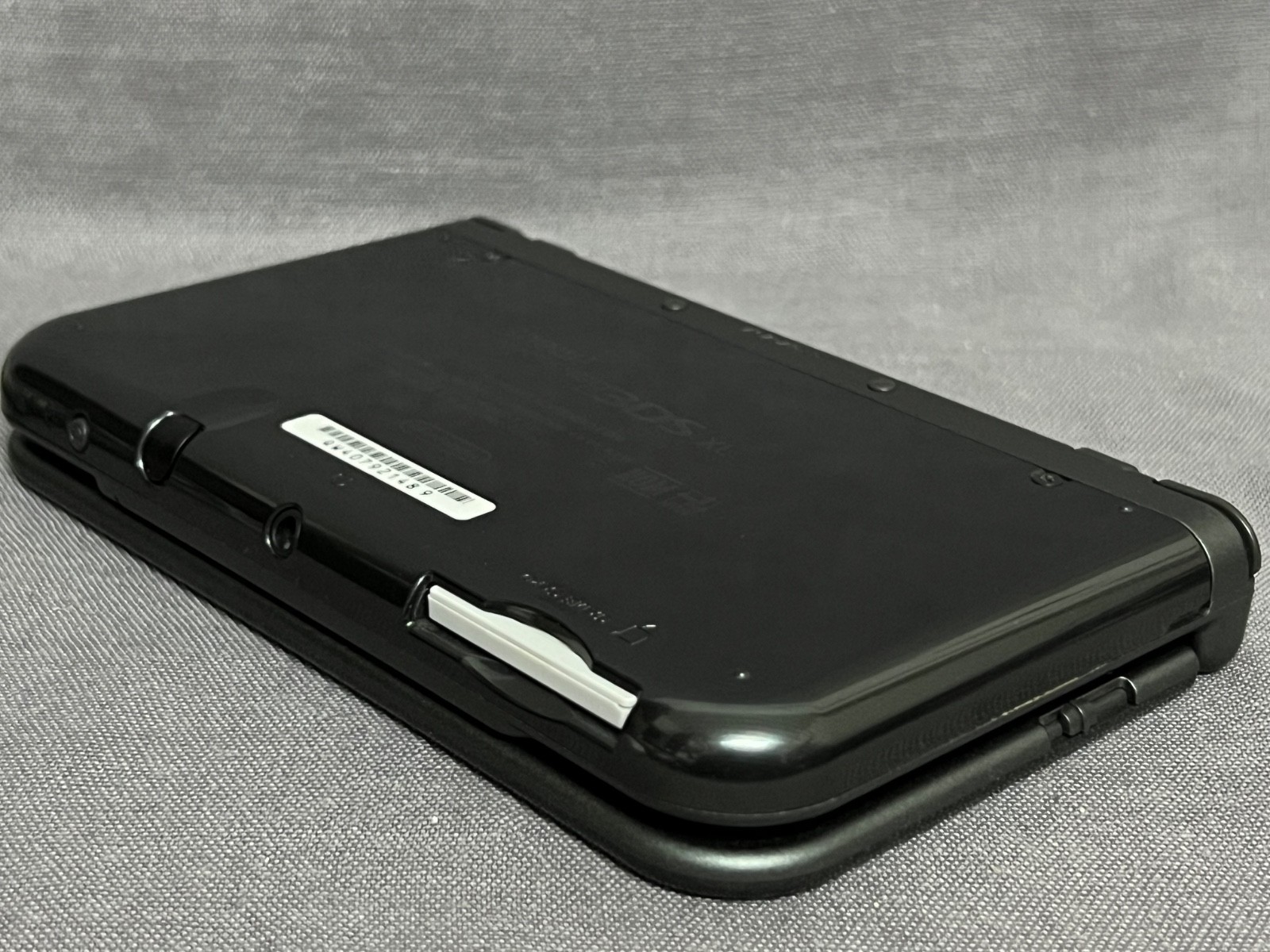 New Nintendo 3DS XL Gray Black Console With Charger and cartridge US Version