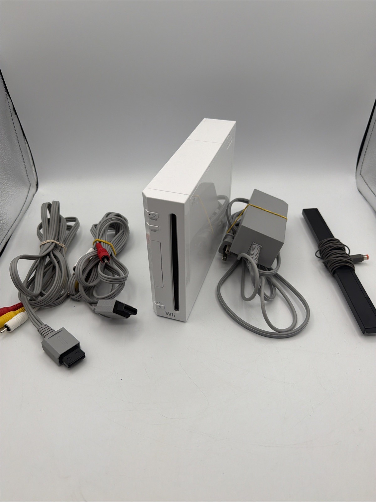Nintendo Wii Console RVL-001 GameCube Compatible OEM Bundle Tested Works