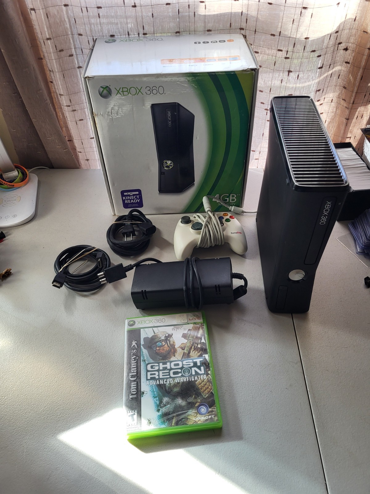 Microsoft Xbox 360 S Slim Model 1439 Console W/ Box Controller HDMI Power Cords