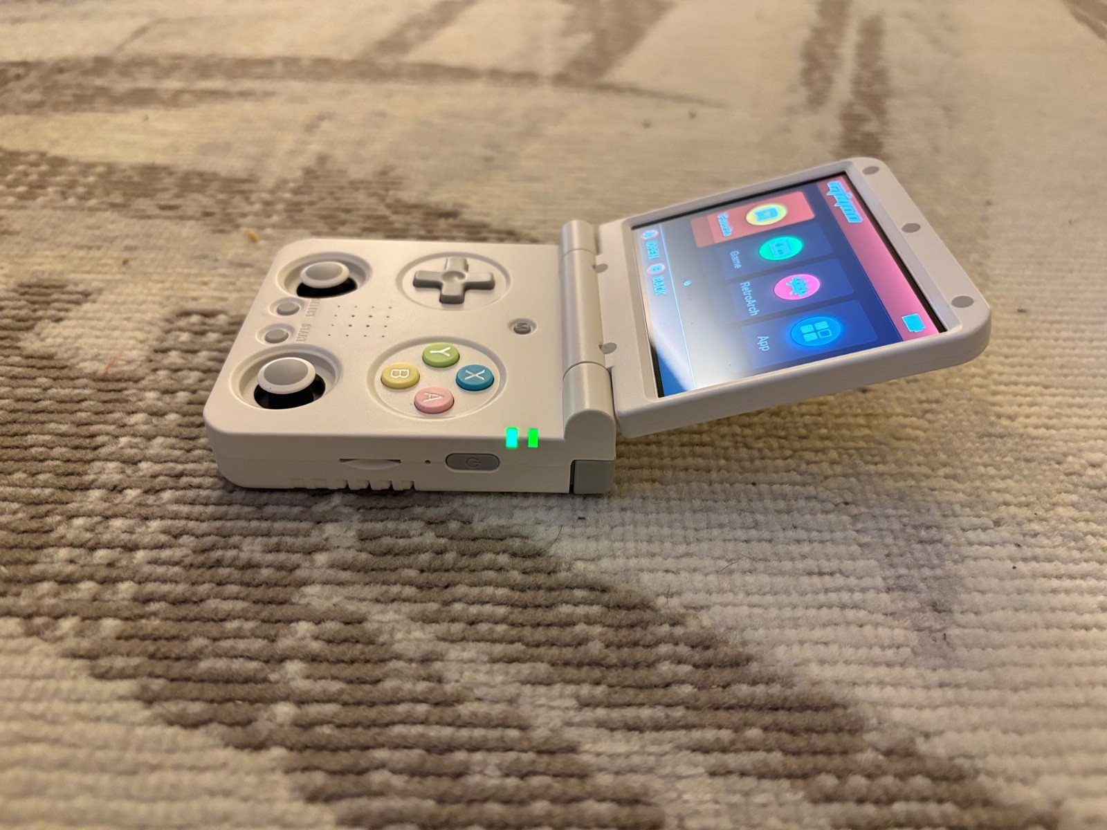 Miyoo Flip – Retro Handheld (White)