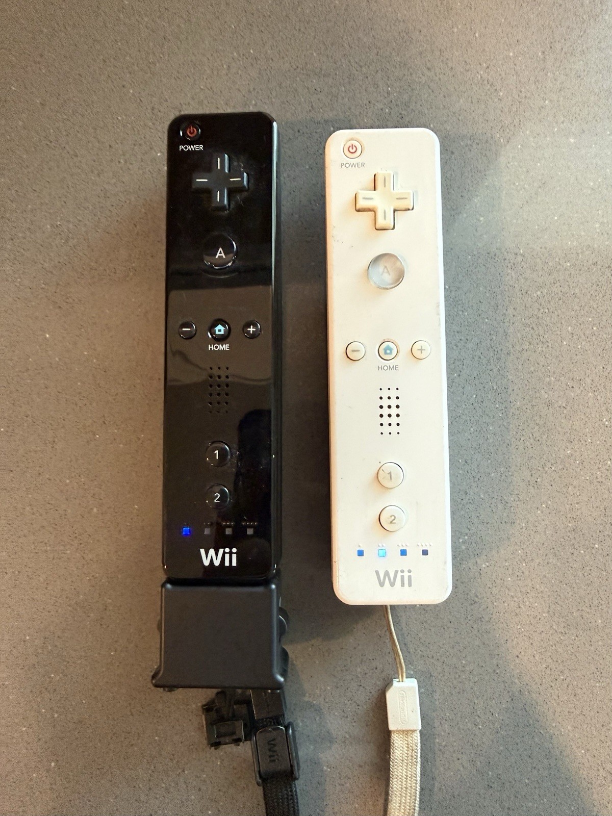 Nintendo Wii RVL-001 Video Game Console Bundle W/ Sports Resort 3 Controllers