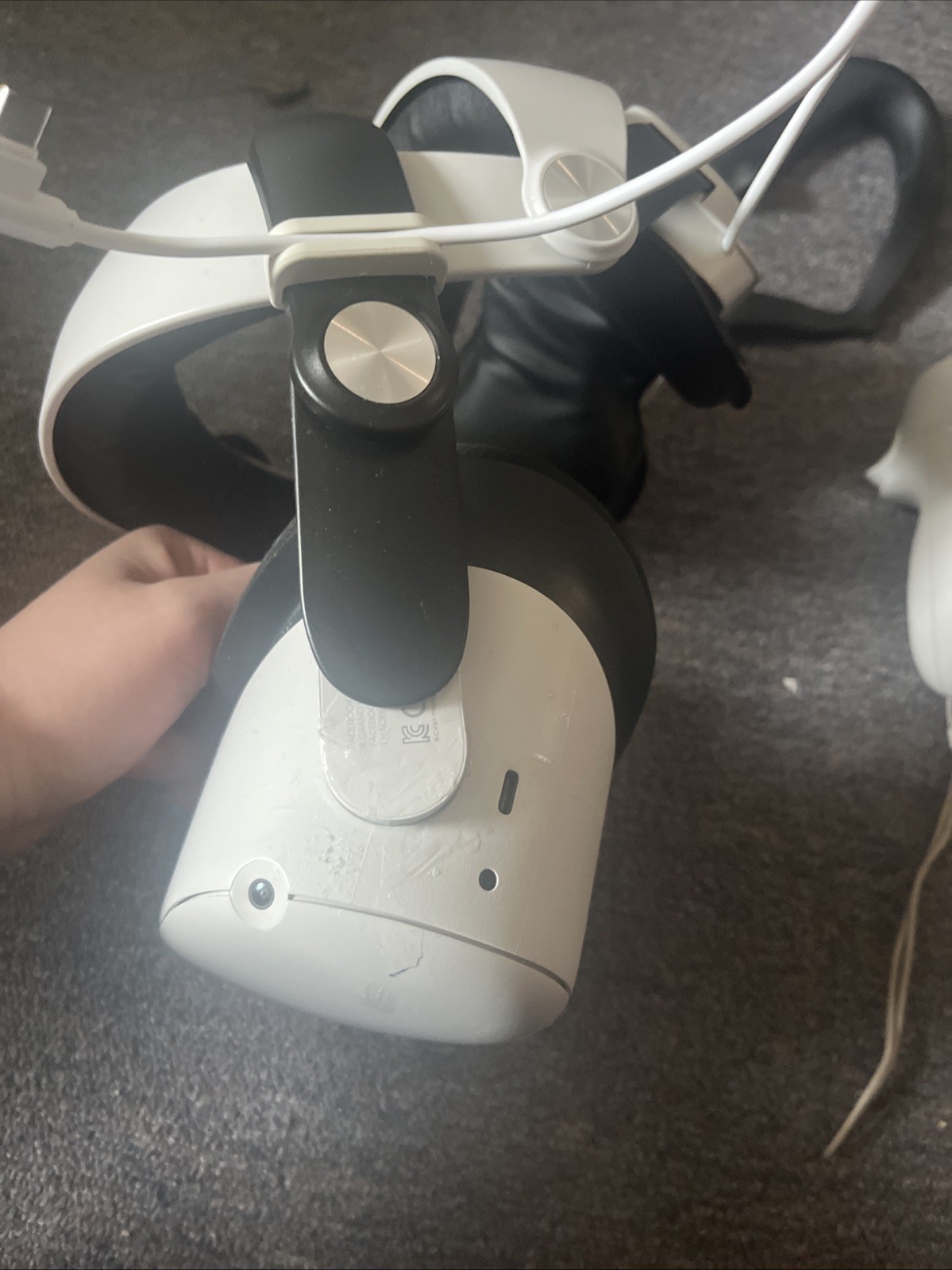 Oculus Quest Two WORK NEEDED Comes With Battery Pack And Silicone Face Cover