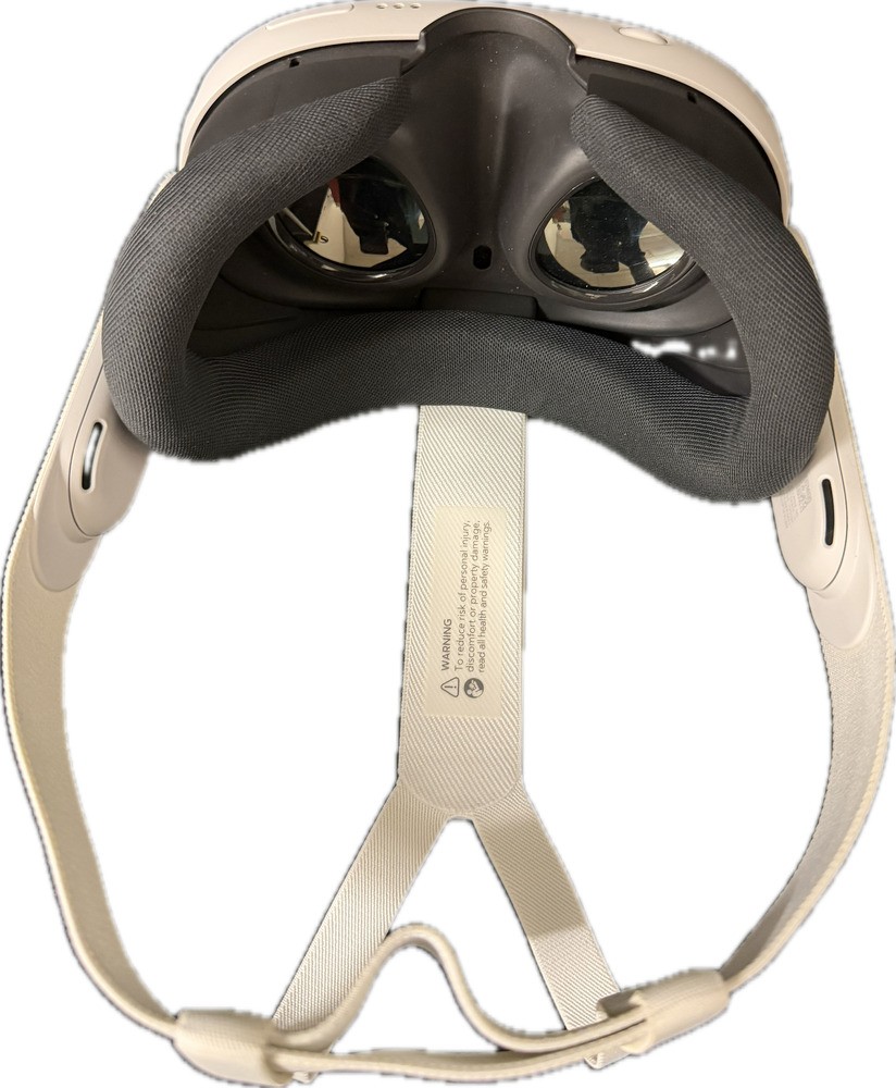 Meta Quest 3 S3A VR Headset w/ Both Controllers – No Charger – Tested