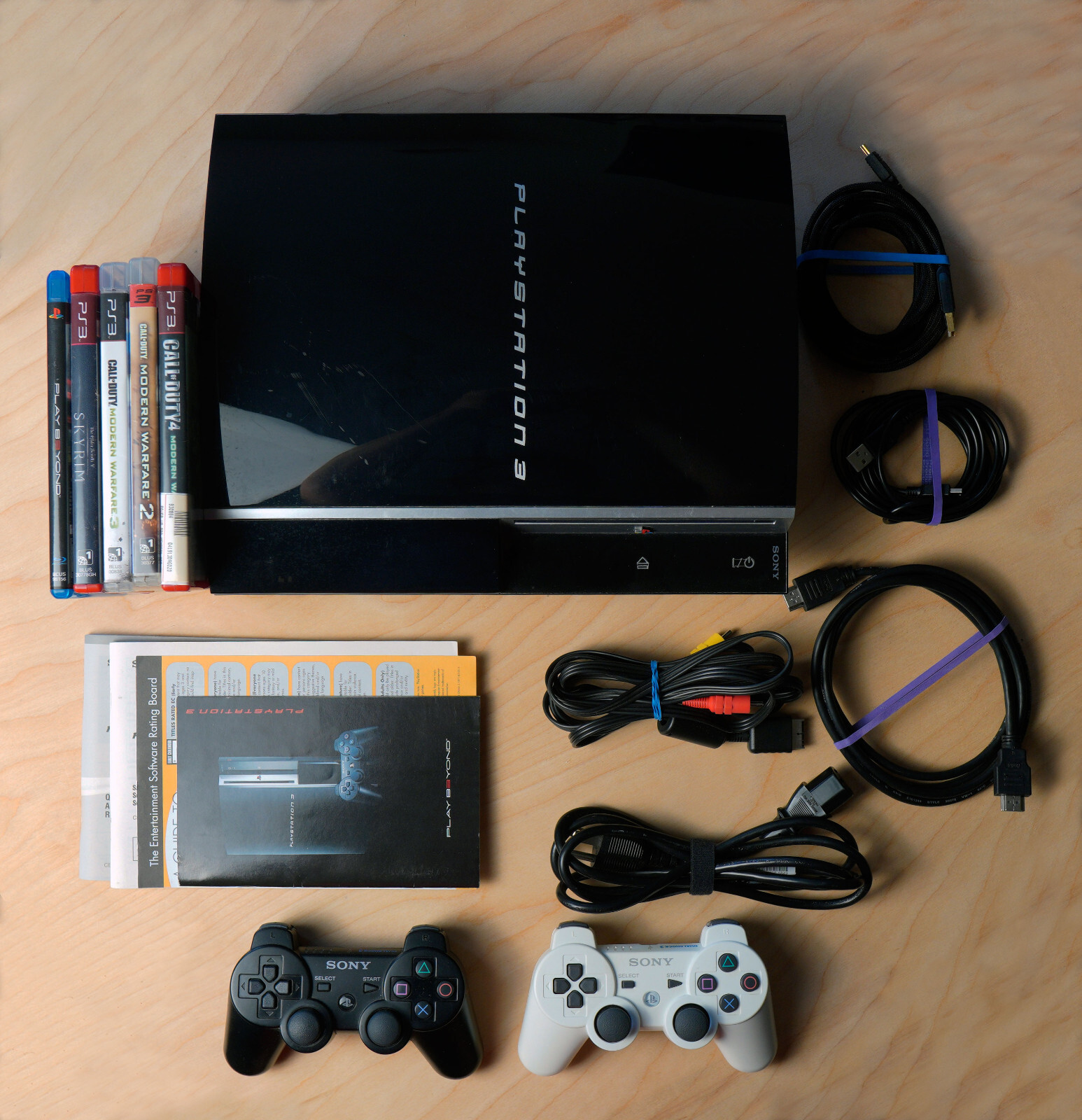 Sony PlayStation 3 Console System CECHH01 40GB [COMPLETE/4 Games +2 Controllers]