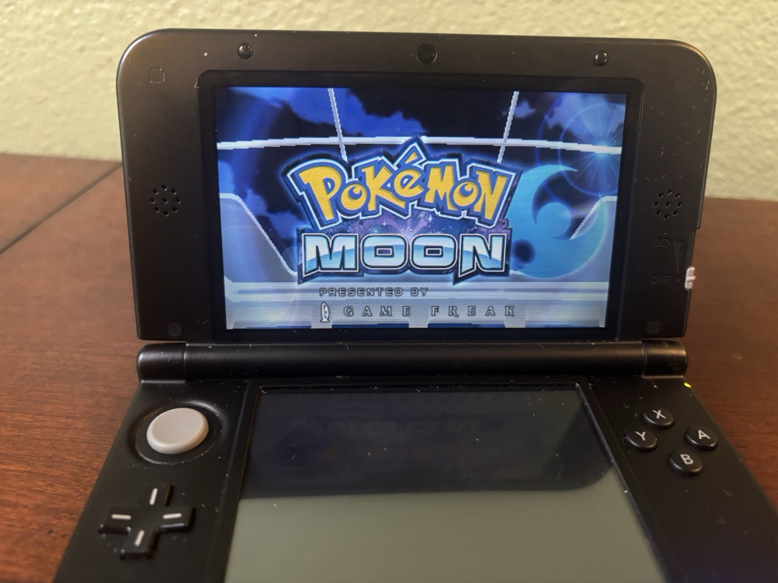 Nintendo 3DS XL Portable Gaming Console 7 Games 16GB SD