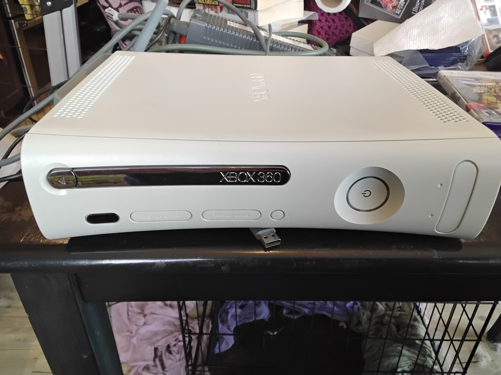 Microsoft Xbox 360 Pro System Bundle 60GB White Console 3 Games, Controller