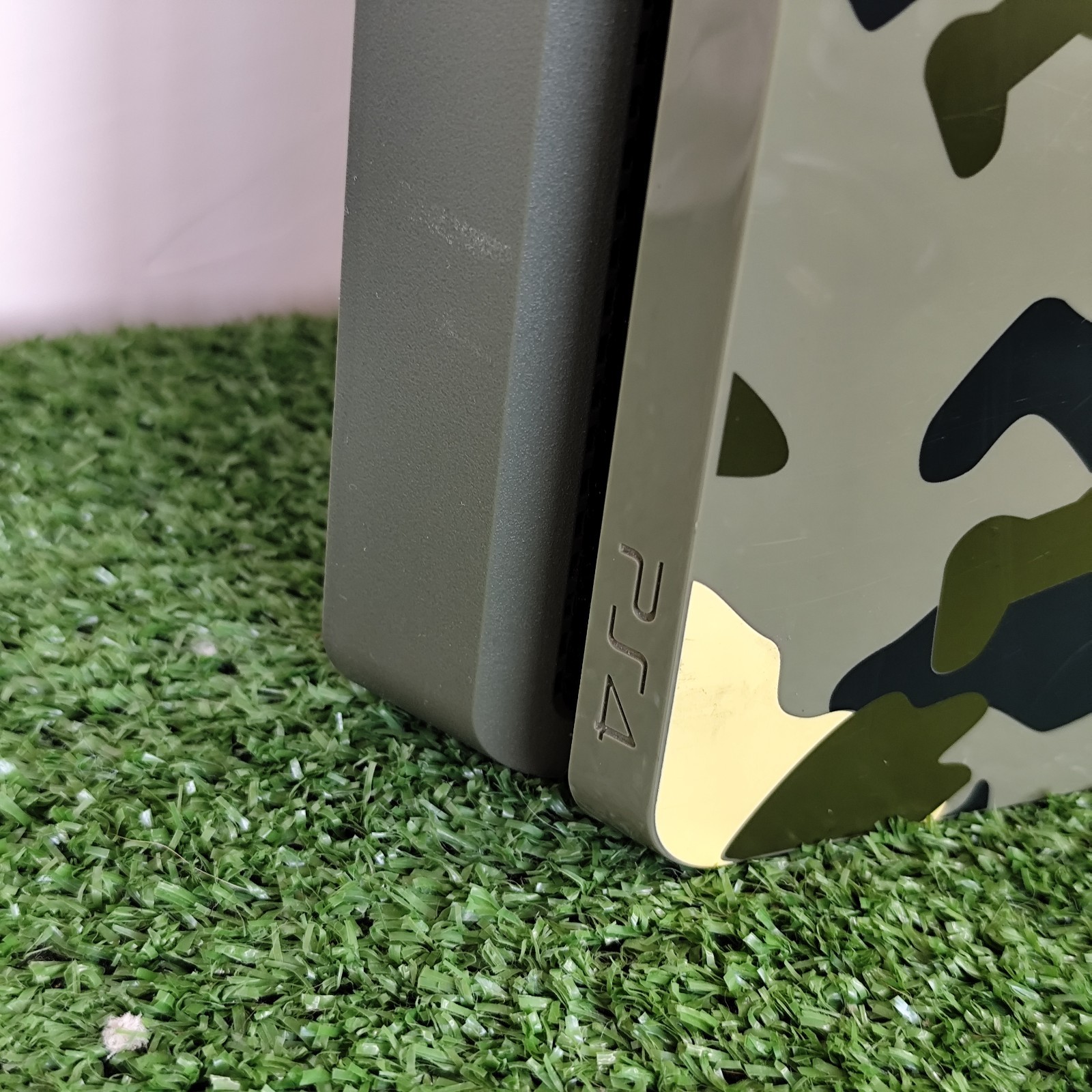 PlayStation 4 Limited Edition WWII 2 – Low FW 12.52 – Slim 1TB – Camouflage