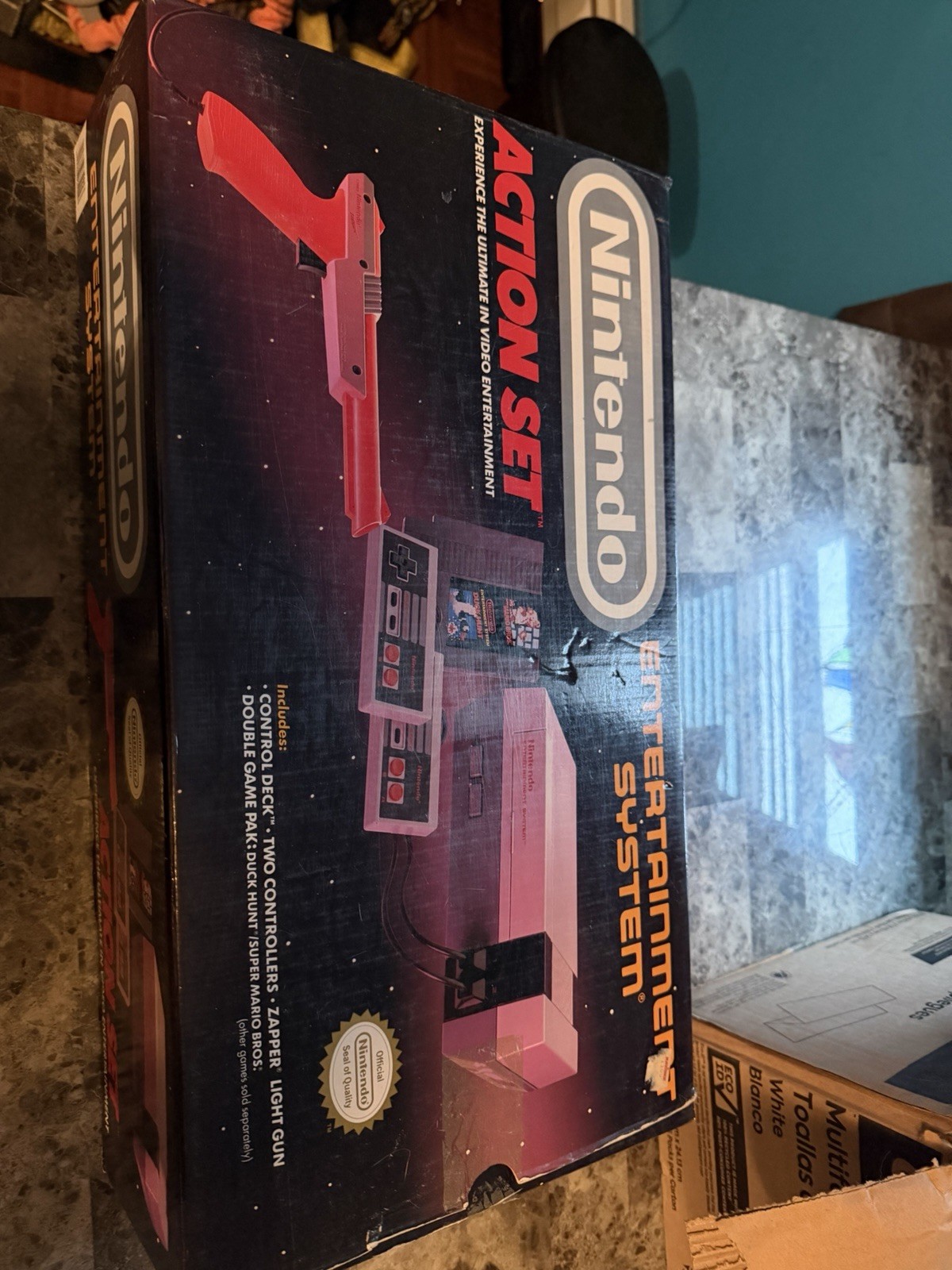 Nintendo NES Action Set Console Complete In Box NES-001 CIB