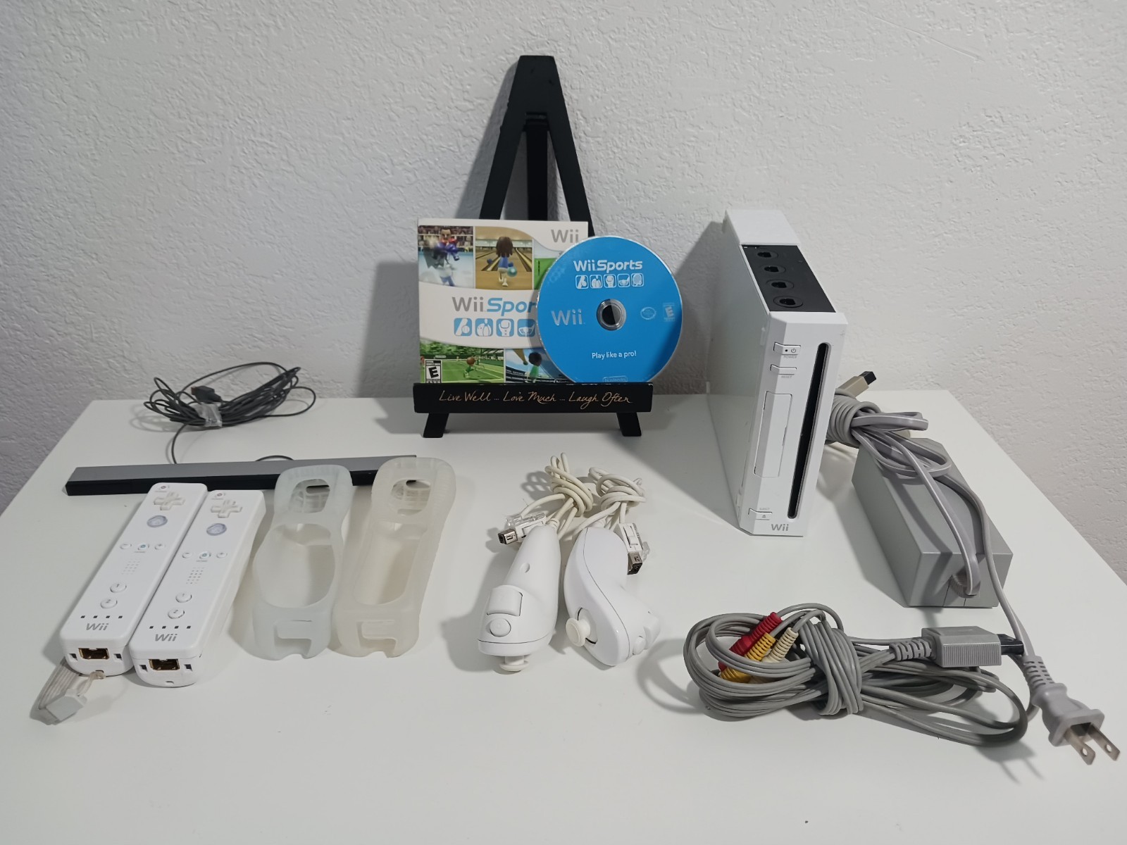 Nintendo Wii RVL-101 System Console Bundle + Wii Sports GameCube Compatible