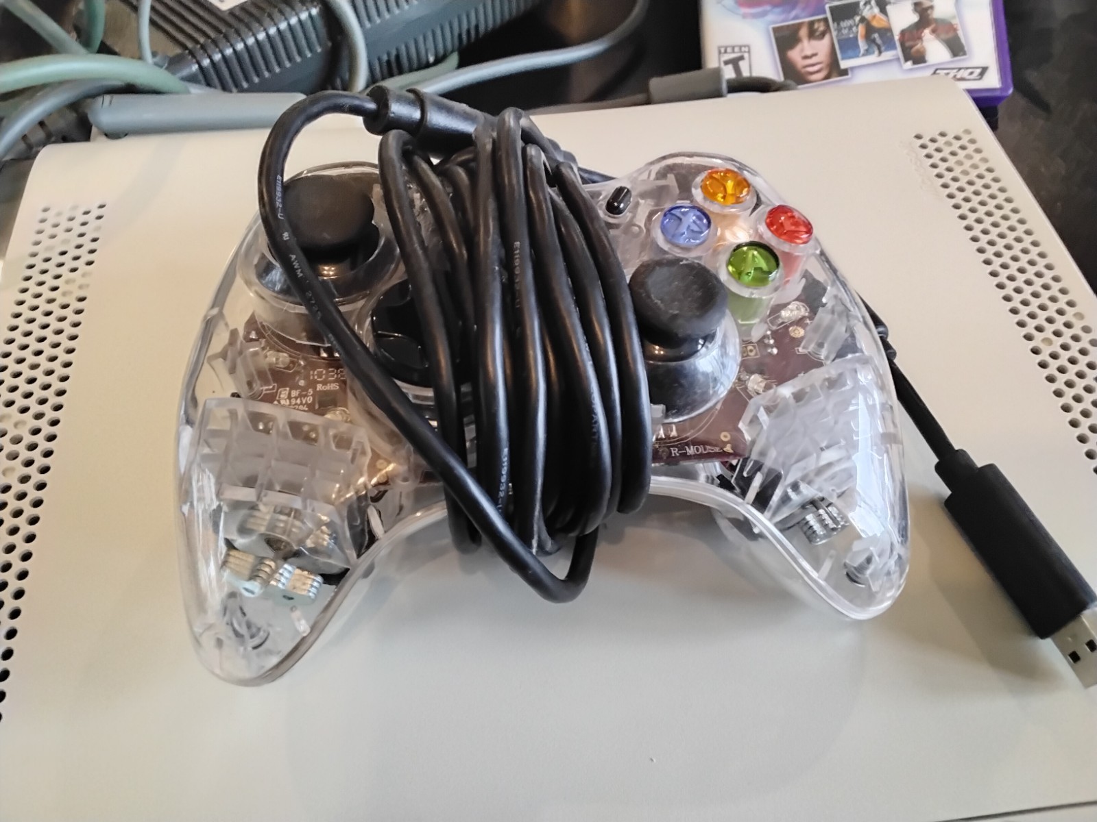 Microsoft Xbox 360 Pro System Bundle 60GB White Console 3 Games, Controller