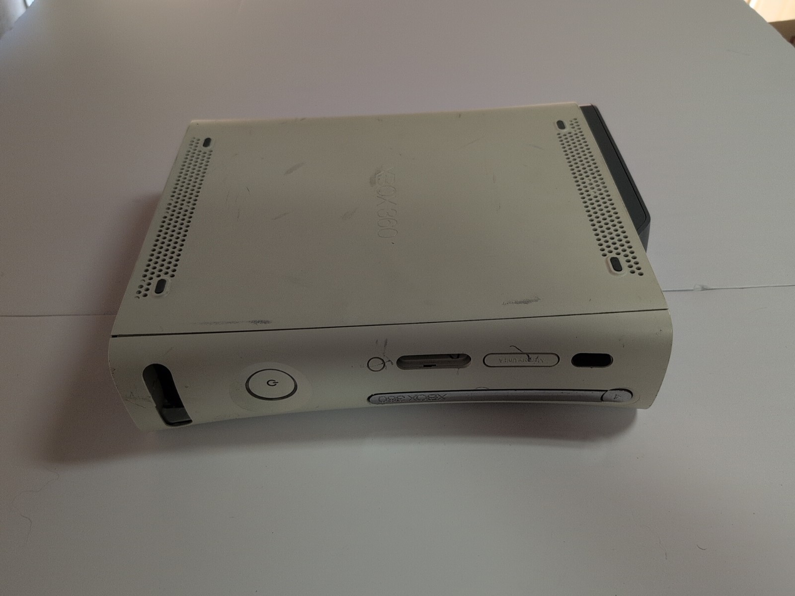 Microsoft Xbox 360 Pro 20GB Console – Matte White For Parts Or Repair