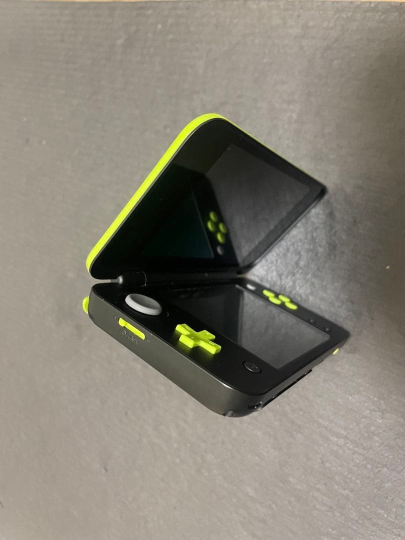 3DS/2DS/DS New 2Ds Ll Black/Green With Soft Japan